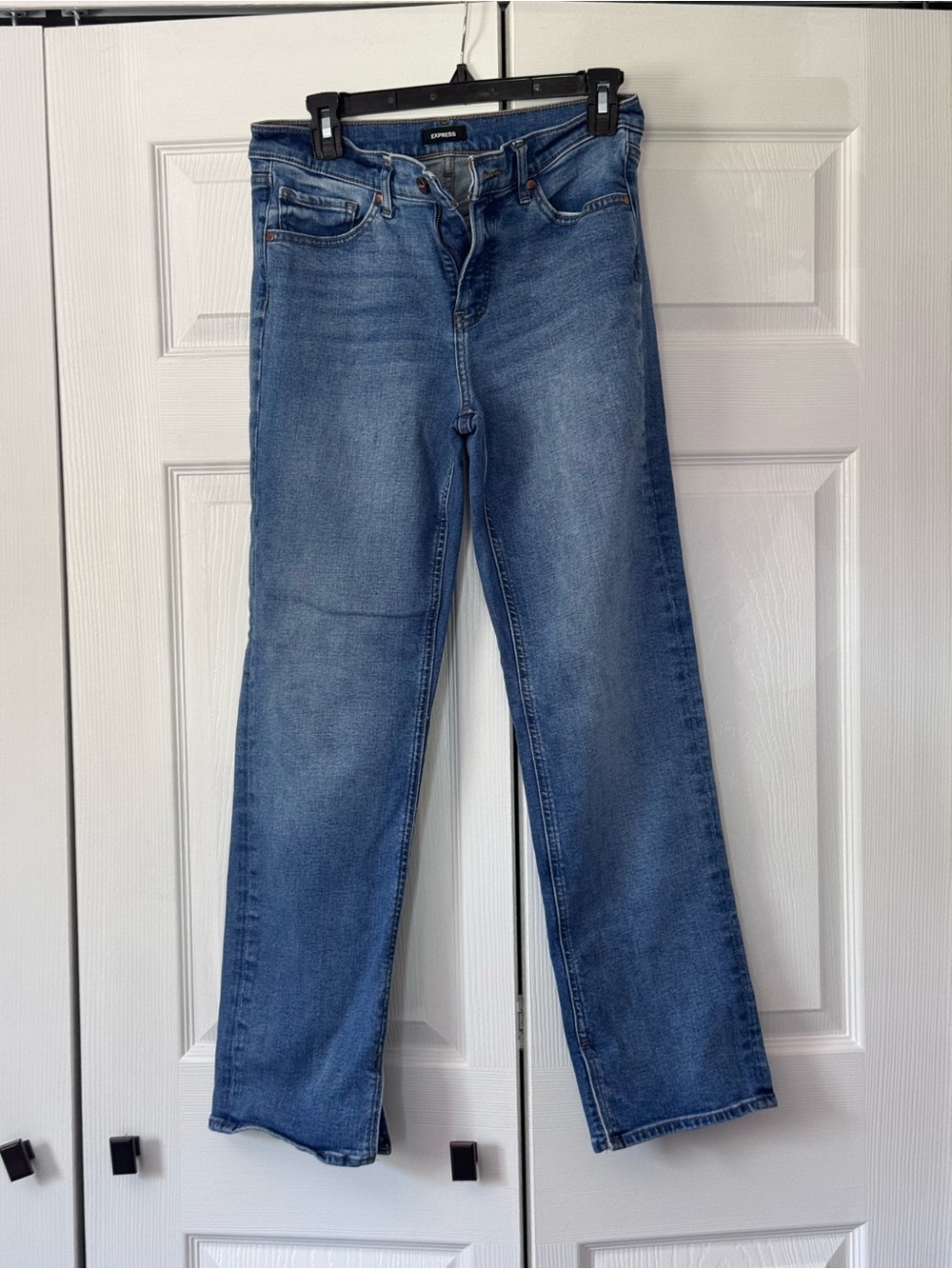 Express Modern Straight Leg Mid Rise Jeans